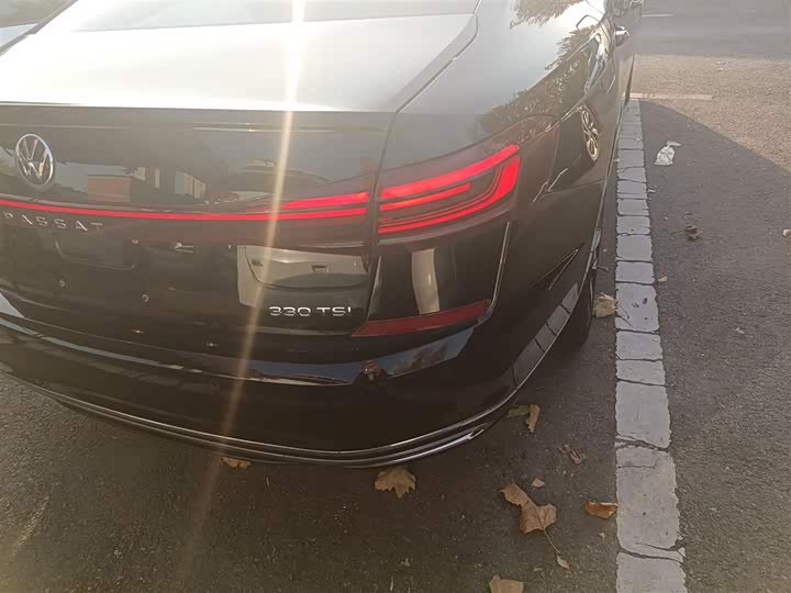 Фото 8 - Volkswagen Passat