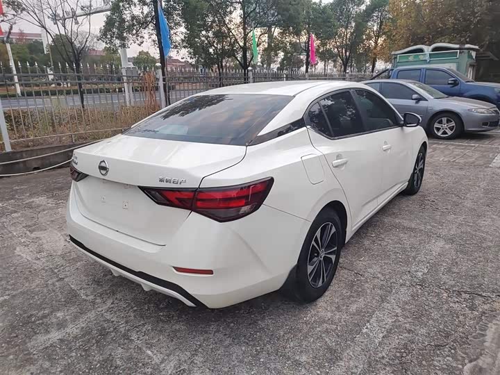 Фото 7 - Nissan Sylphy