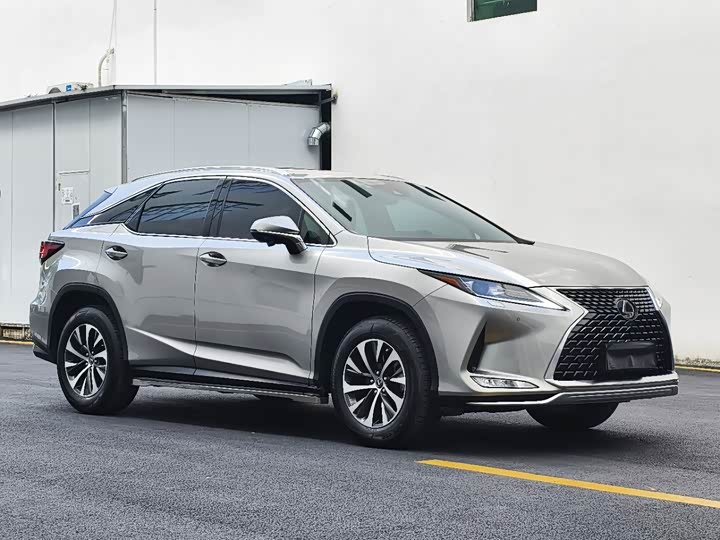 Фото 3 - Lexus RX