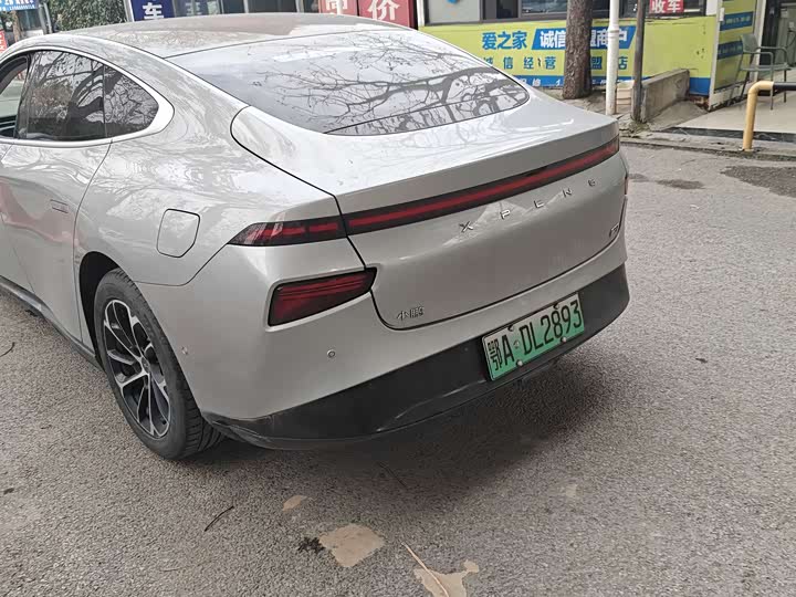 Фото 2 - XPeng P7