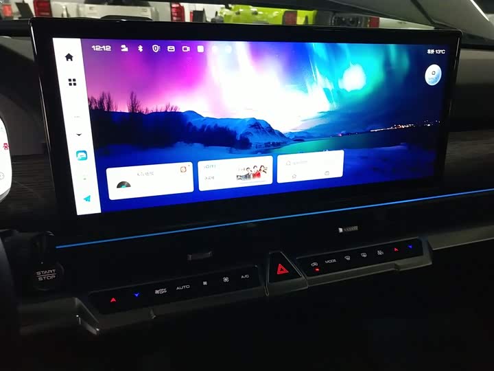 Фото 12 - Tank 400 Hybrid