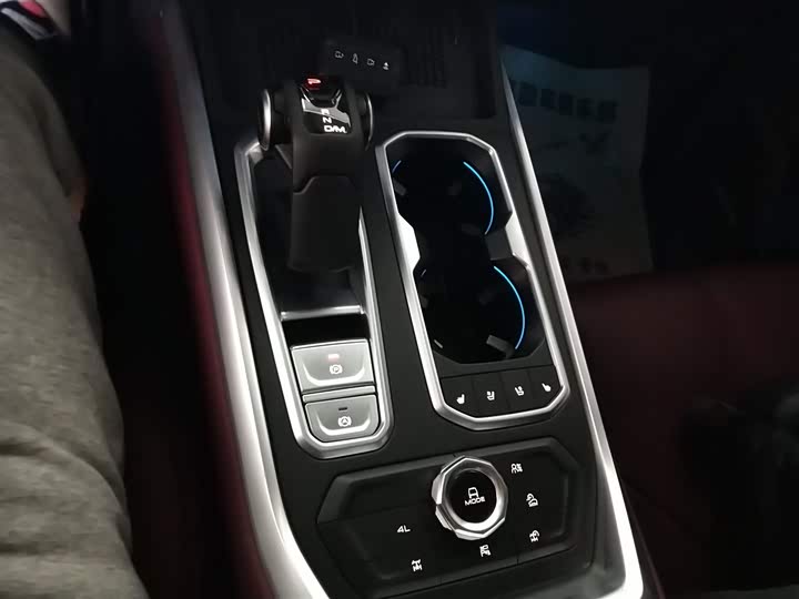 Фото 13 - Tank 400 Hybrid