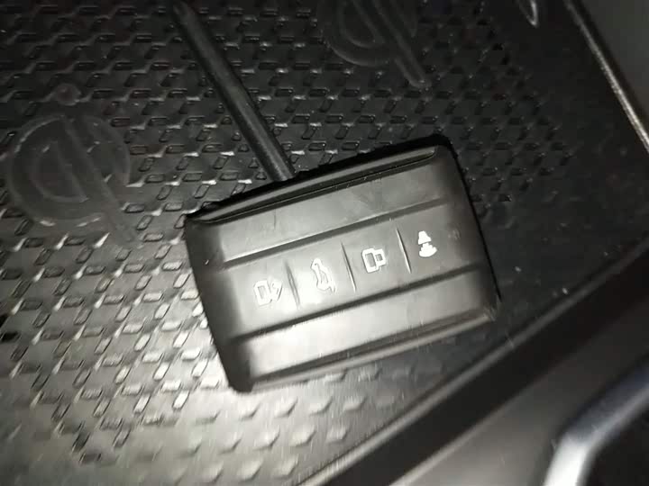 Фото 9 - Tank 400 Hybrid