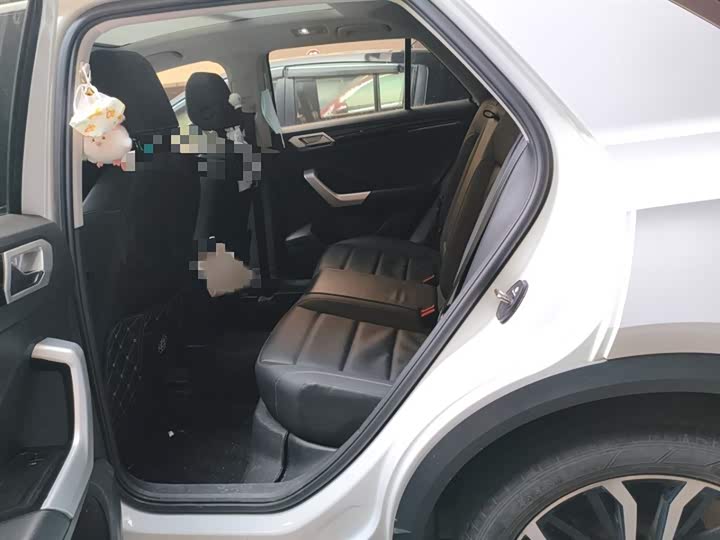 Фото 15 - Volkswagen T-Roc