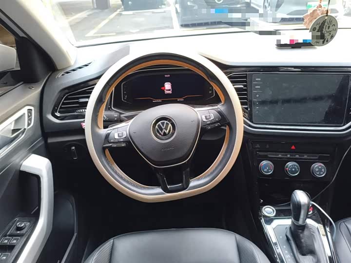 Фото 3 - Volkswagen T-Roc
