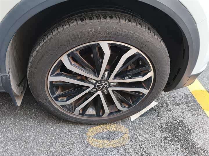 Фото 30 - Volkswagen T-Roc