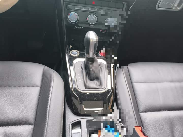 Фото 7 - Volkswagen T-Roc