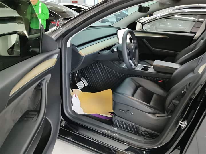 Фото 16 - Tesla Model Y