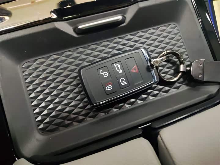 Фото 9 - Land Rover Range Rover Evoque L