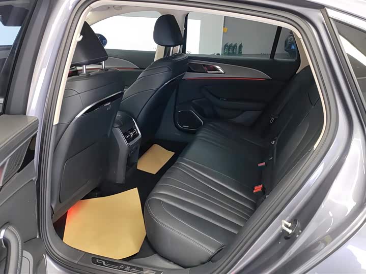 Фото 11 - Hongqi H5