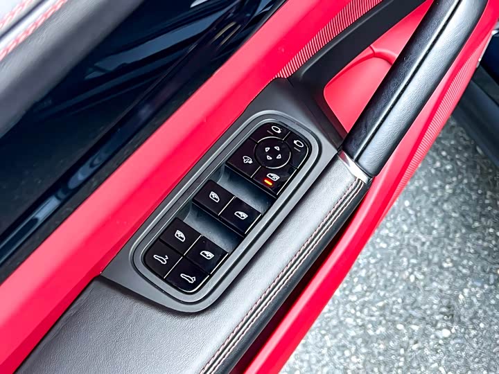 Фото 10 - Porsche Cayenne