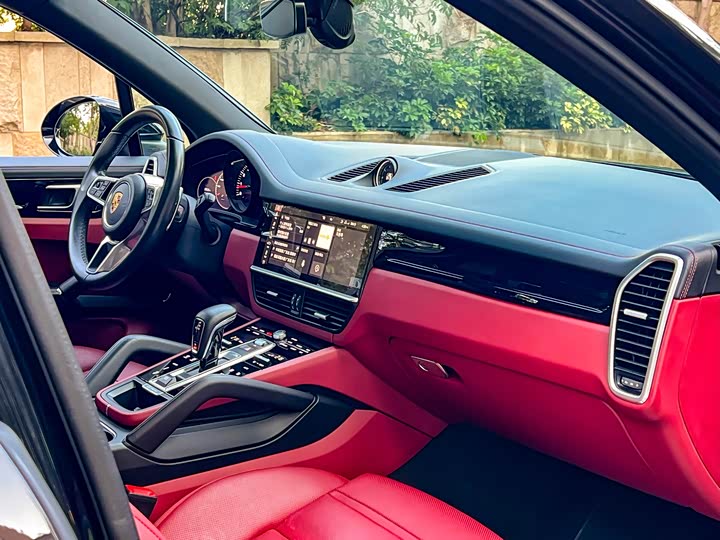 Фото 12 - Porsche Cayenne