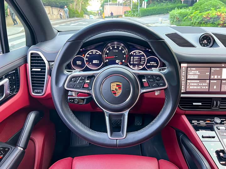 Фото 18 - Porsche Cayenne