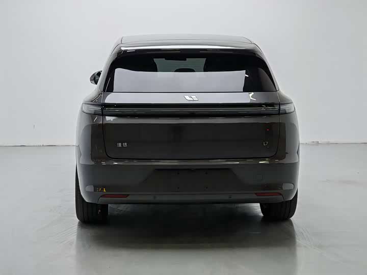 Фото 12 - LiXiang L7