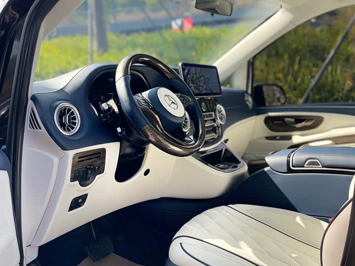 Фото 44 - Mercedes-Benz Vito