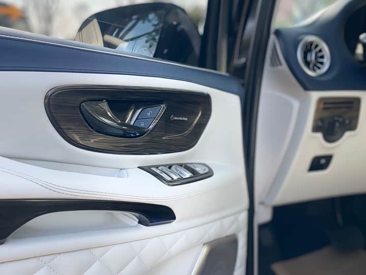 Фото 45 - Mercedes-Benz Vito