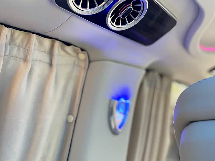 Фото 9 - Mercedes-Benz Vito