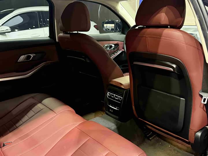 Фото 11 - BMW 3 Series