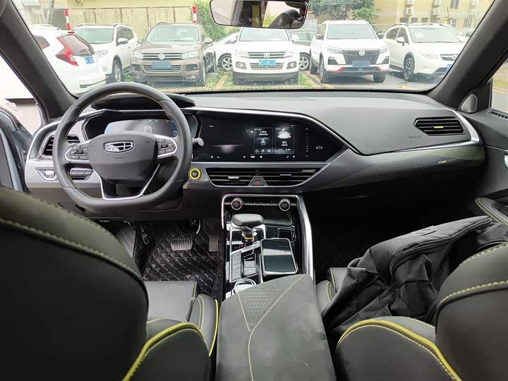 Фото 10 - Geely Tugella S