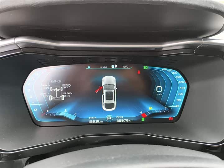 Фото 12 - Geely Tugella S