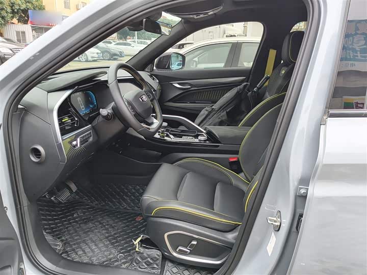 Фото 15 - Geely Tugella S