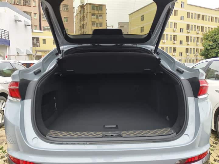 Фото 19 - Geely Tugella S