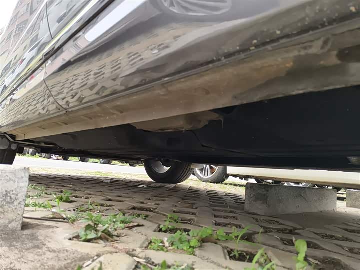 Фото 22 - Geely Tugella S