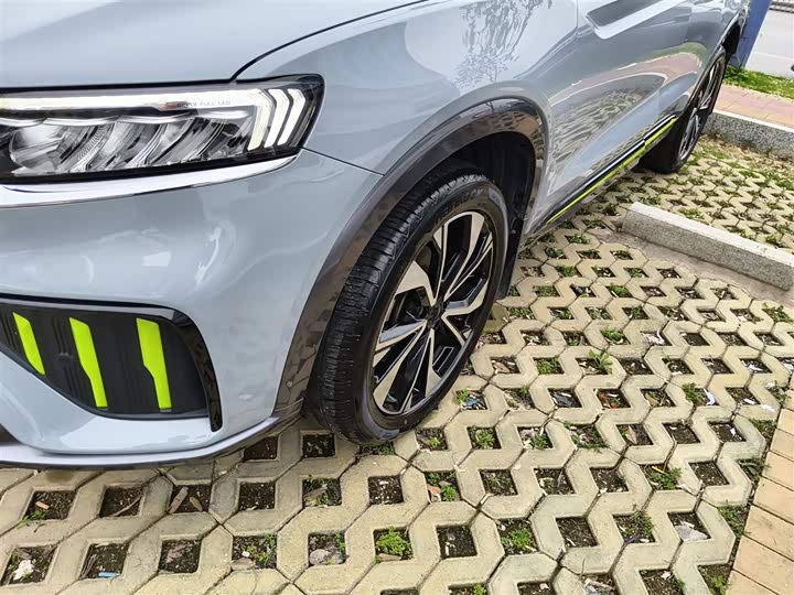 Фото 23 - Geely Tugella S