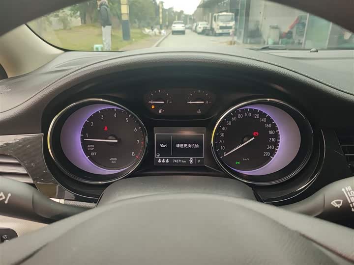 Фото 12 - Buick Verano