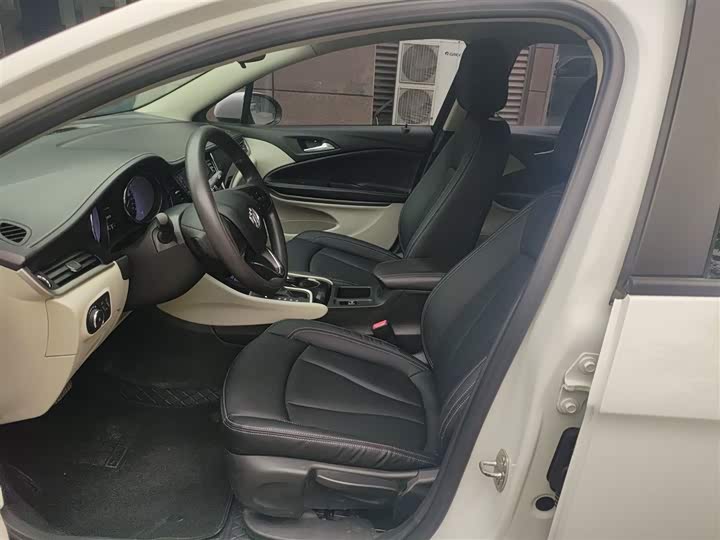 Фото 15 - Buick Verano