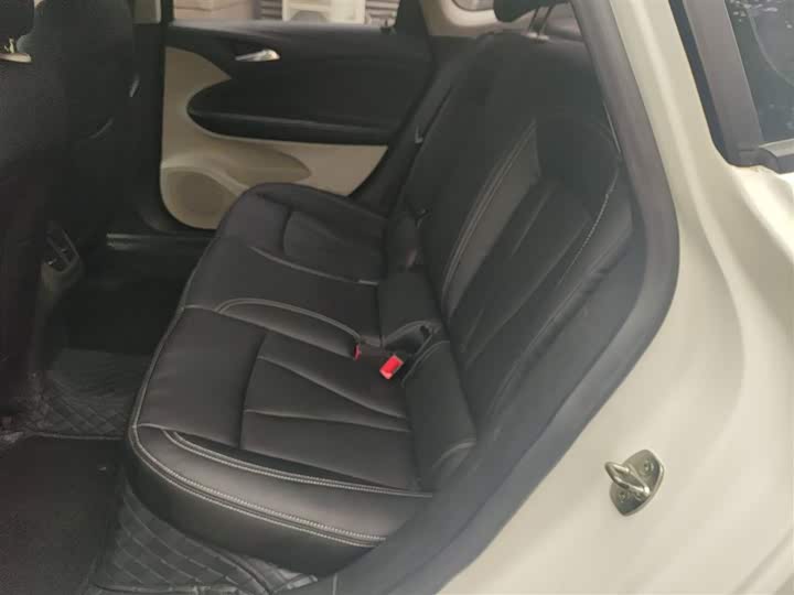 Фото 17 - Buick Verano