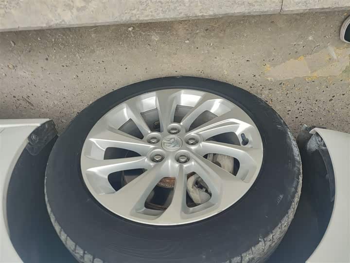 Фото 23 - Buick Verano