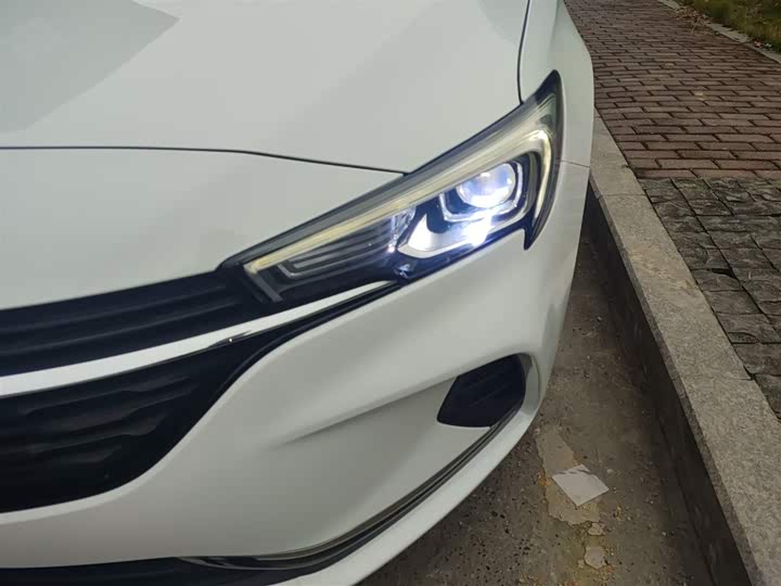 Фото 24 - Buick Verano