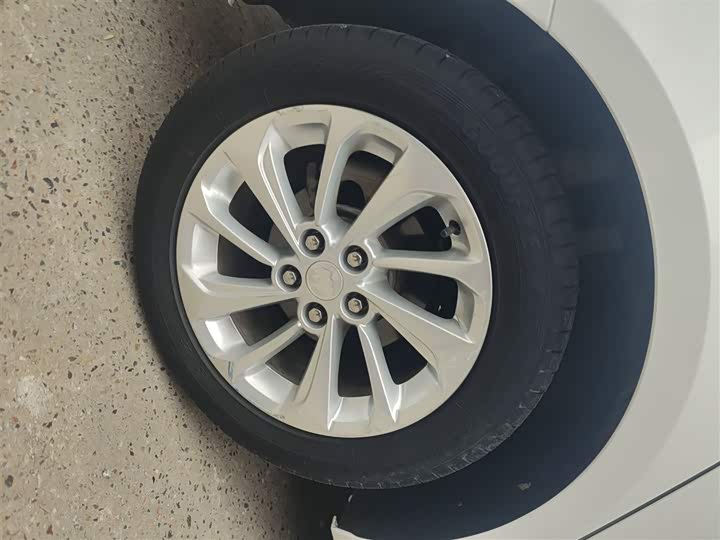 Фото 26 - Buick Verano