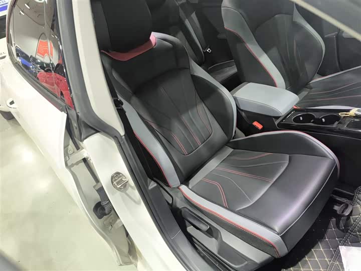 Фото 25 - Volkswagen Lamando L