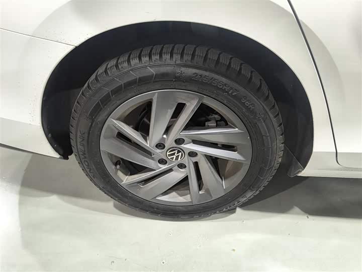 Фото 26 - Volkswagen Lamando L