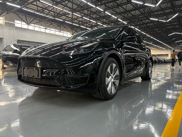 Фото 1 - Tesla Model Y