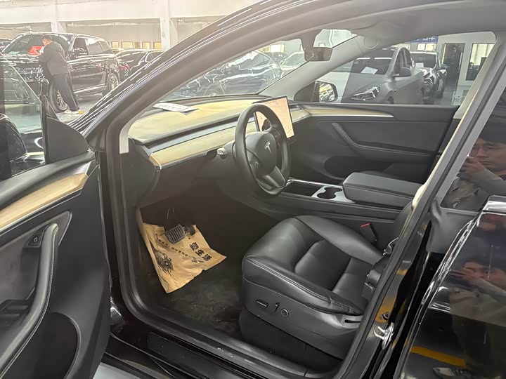 Фото 4 - Tesla Model Y