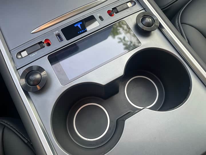 Фото 17 - Tesla Model Y