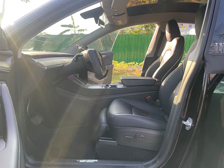 Фото 8 - Tesla Model Y