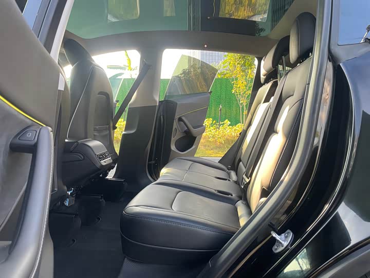 Фото 9 - Tesla Model Y