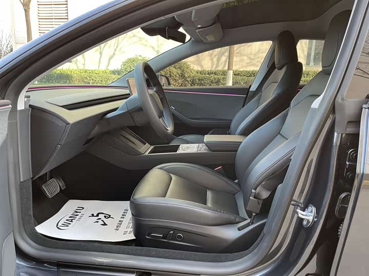 Фото 11 - Tesla Model 3