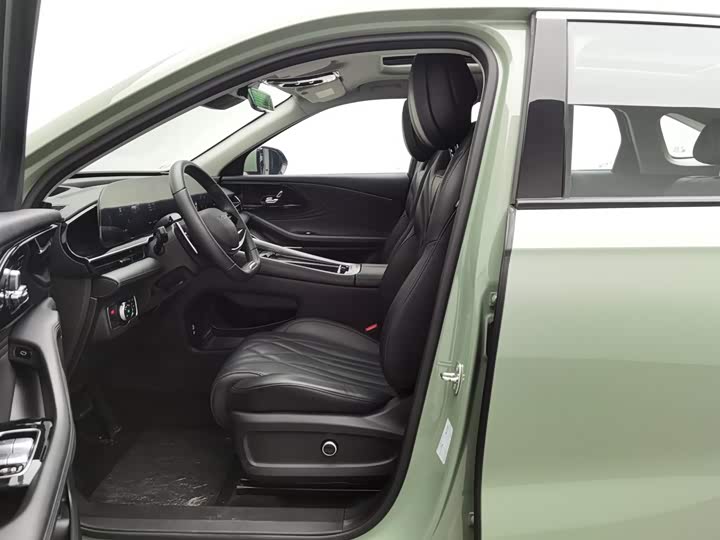 Фото 10 - Exeed RX