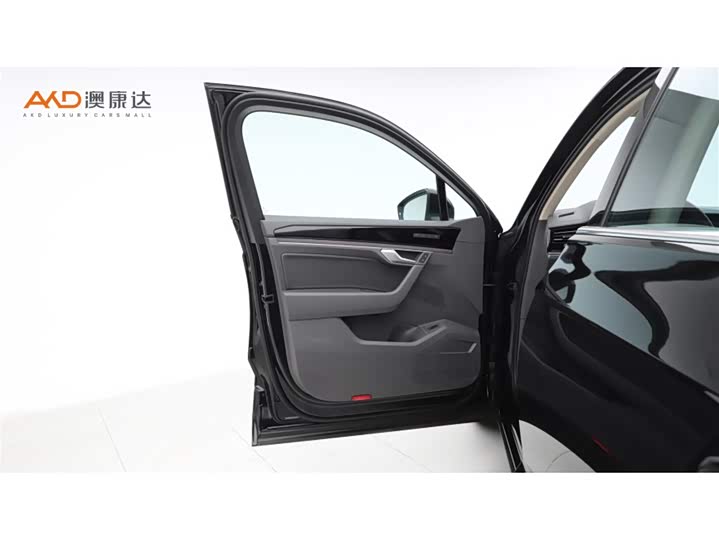 Фото 10 - Volkswagen Touareg