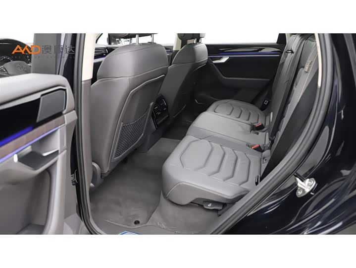 Фото 7 - Volkswagen Touareg