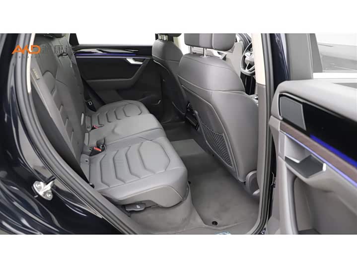 Фото 8 - Volkswagen Touareg