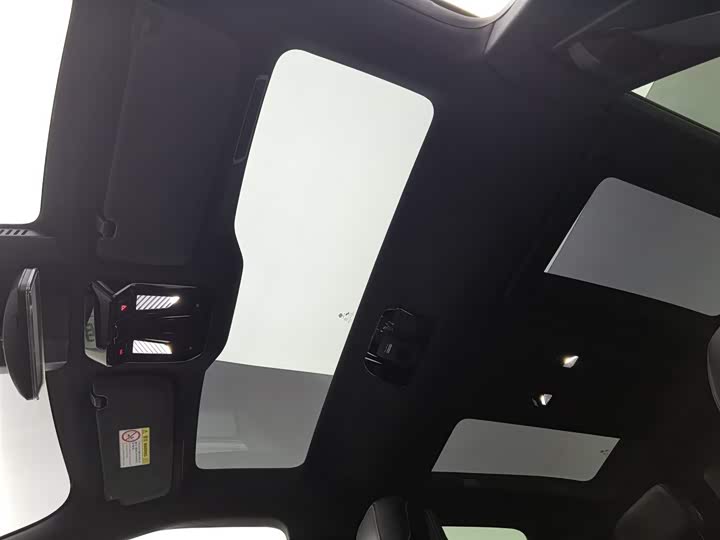 Фото 14 - HiPhi Y