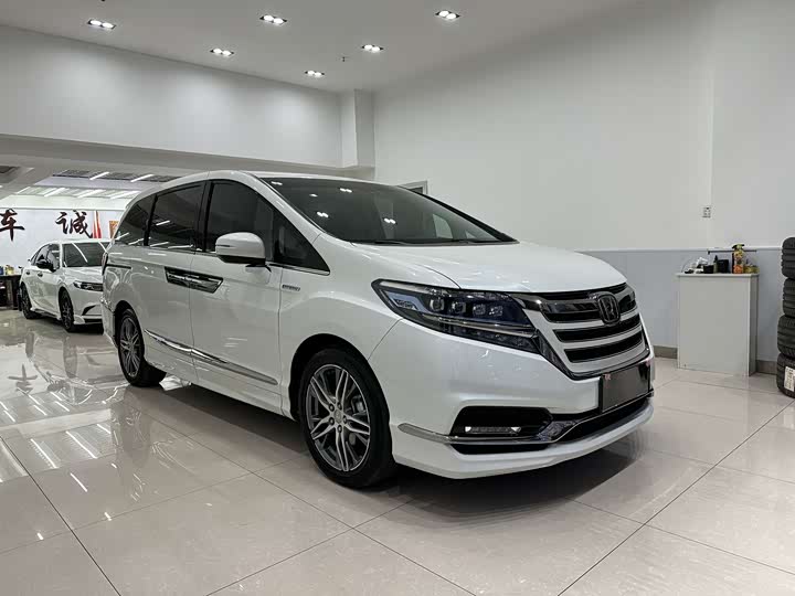 Фото 3 - Honda Elysion