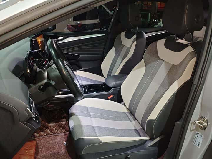 Фото 15 - Volkswagen ID.4 Crozz