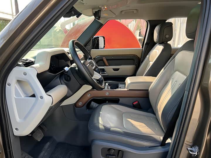 Фото 10 - Land Rover Defender